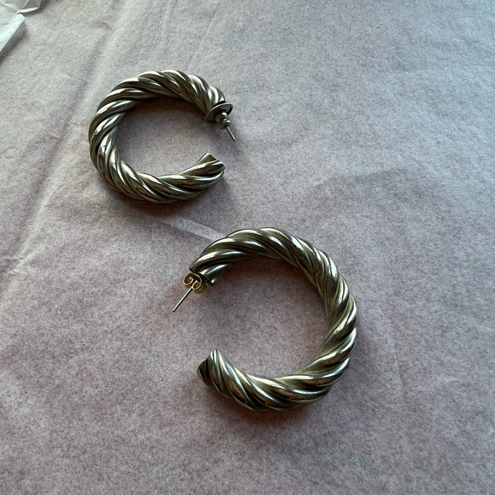 VTG 80s Silver Metal Twisted Hoop Earrings 1.5”